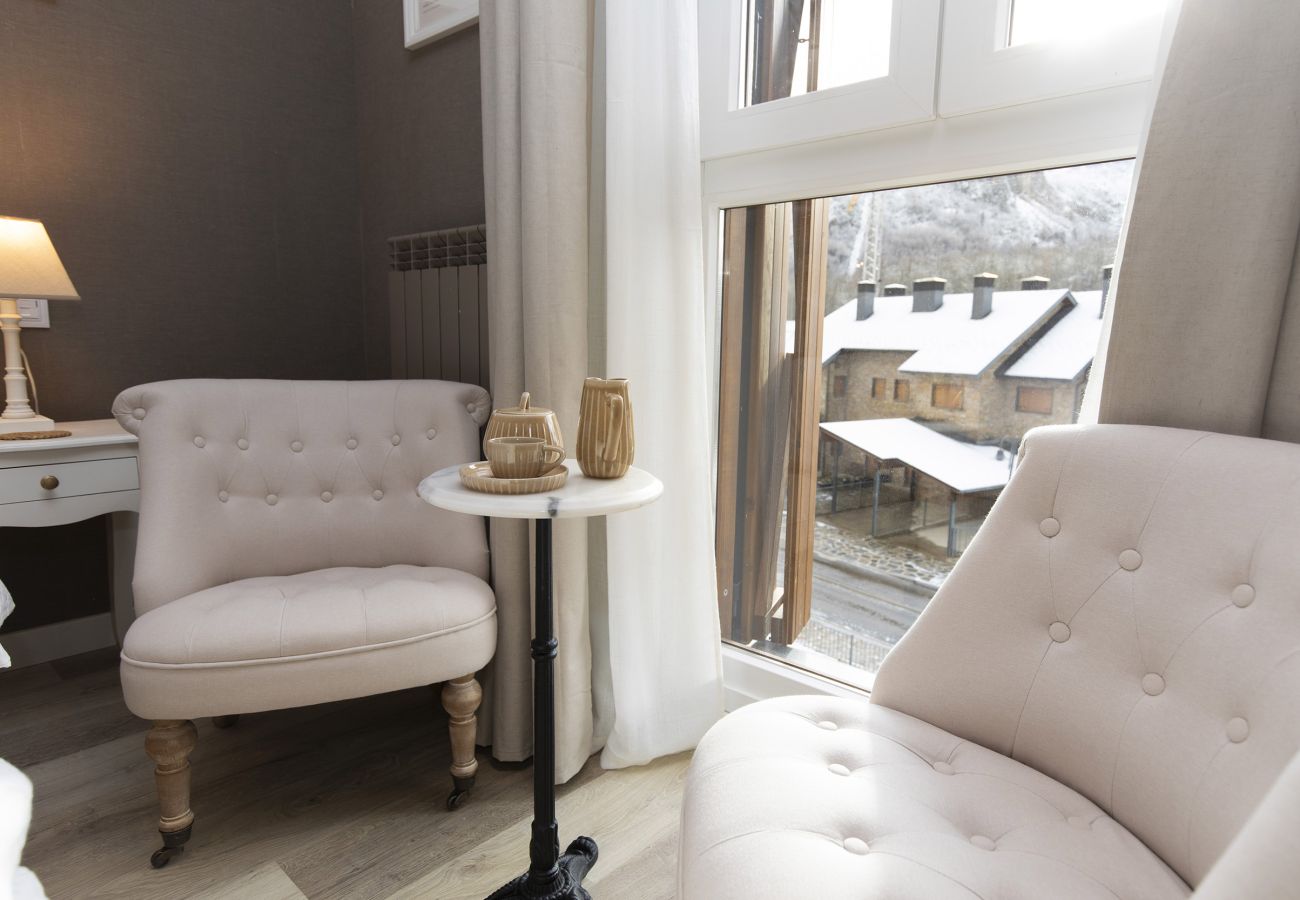 Apartamento en Panticosa - El Ciervo de Santa María by BeValle