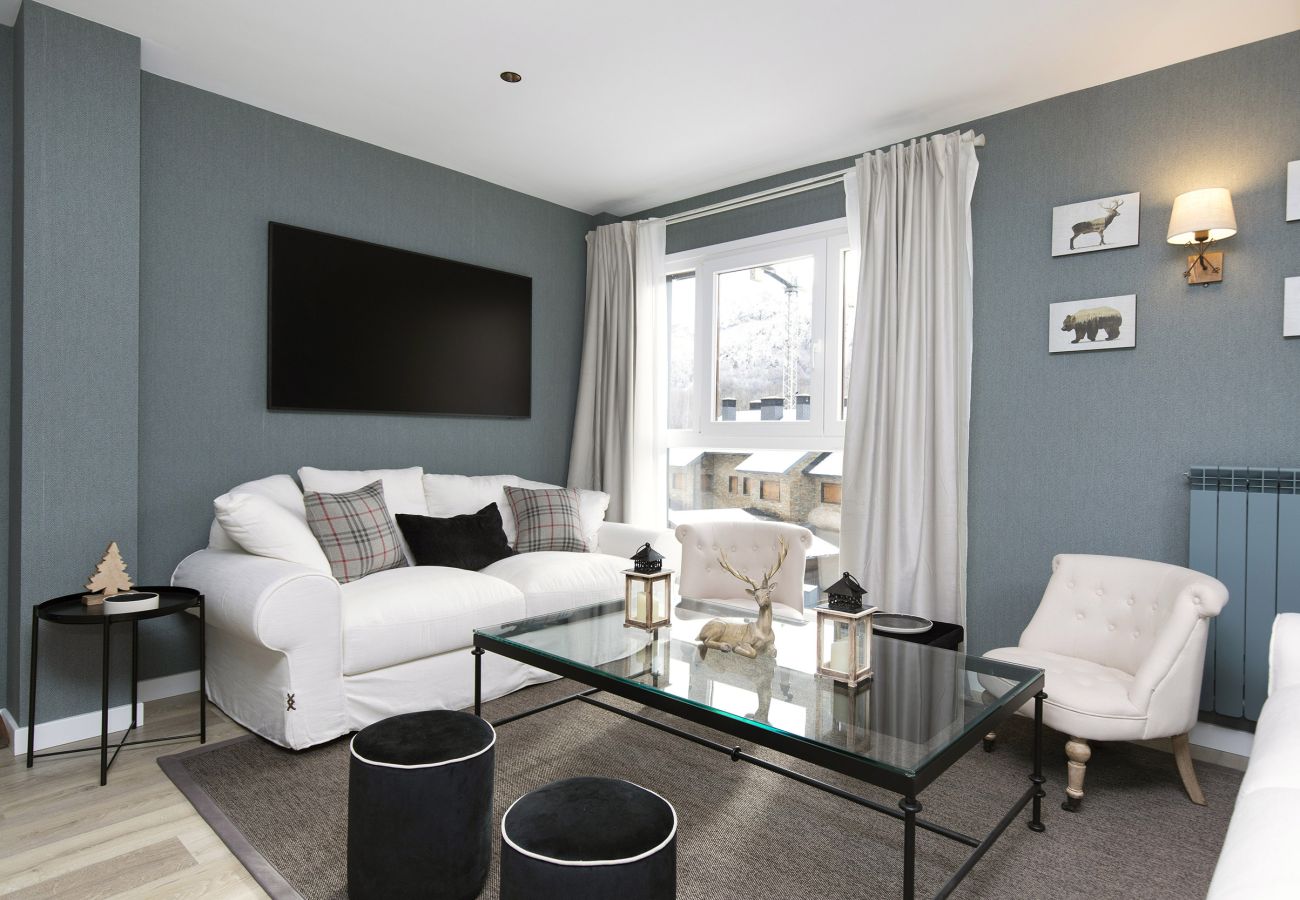 Apartamento en Panticosa - El Ciervo de Santa María by BeValle