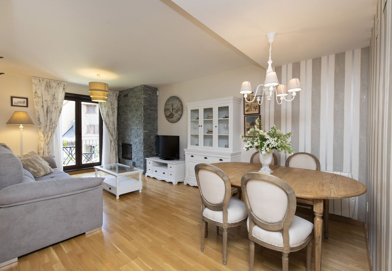 Apartamento en Panticosa - Refugio del Roble by BeValle