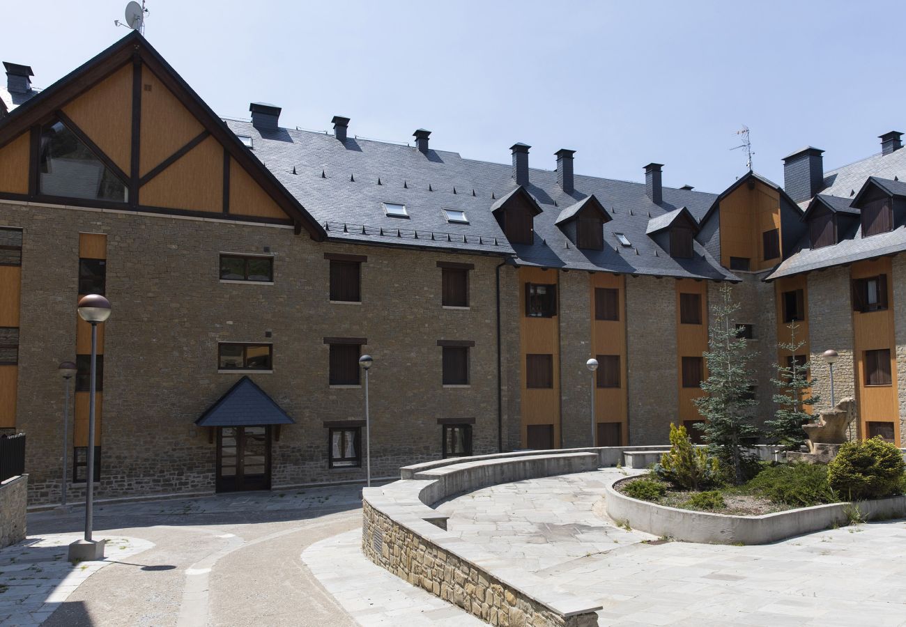 Apartamento en Panticosa - Refugio del Valle by BeValle