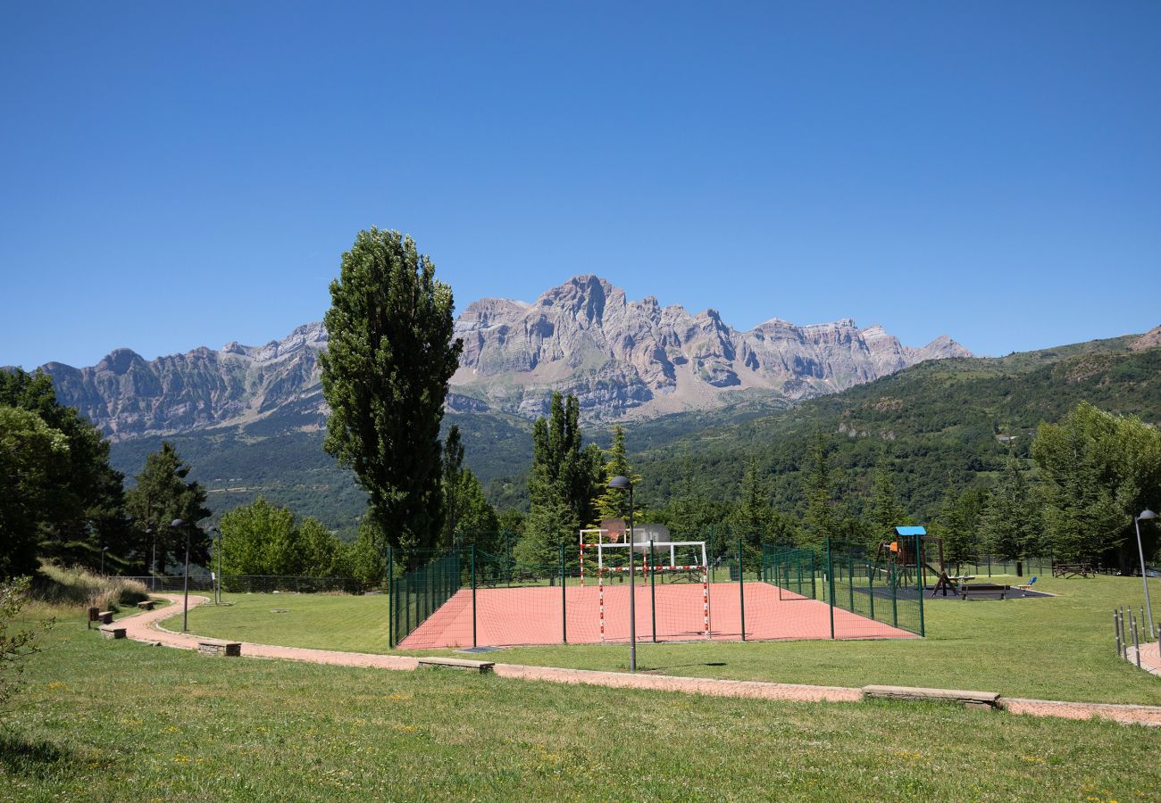 Apartamento en Panticosa - Refugio del Valle by BeValle