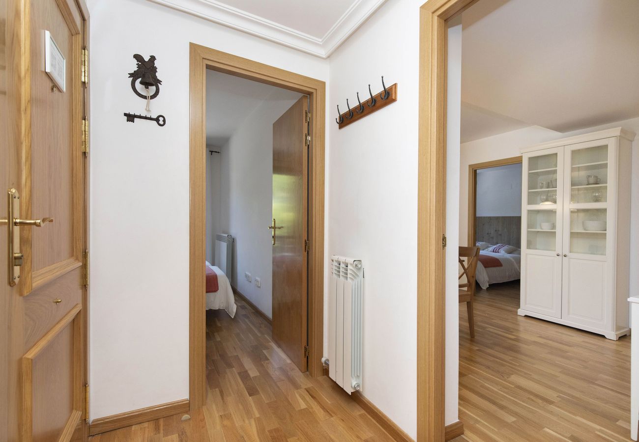 Apartamento en Escarrilla - Casa Eguzkilore by BeValle