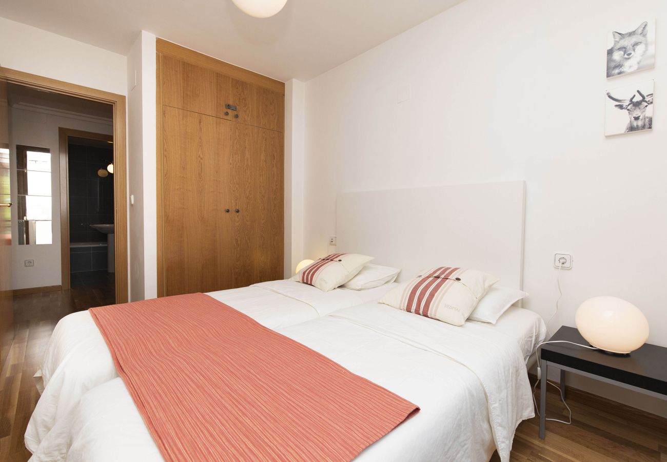 Apartamento en Escarrilla - Casa Eguzkilore by BeValle