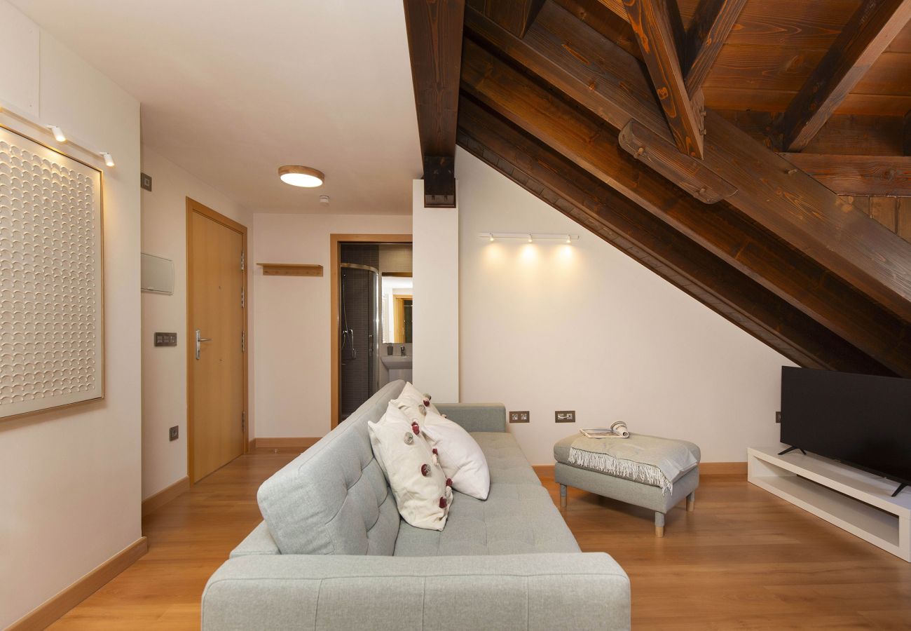 Apartamento en Escarrilla - La Buhardilla de Menta by BeValle