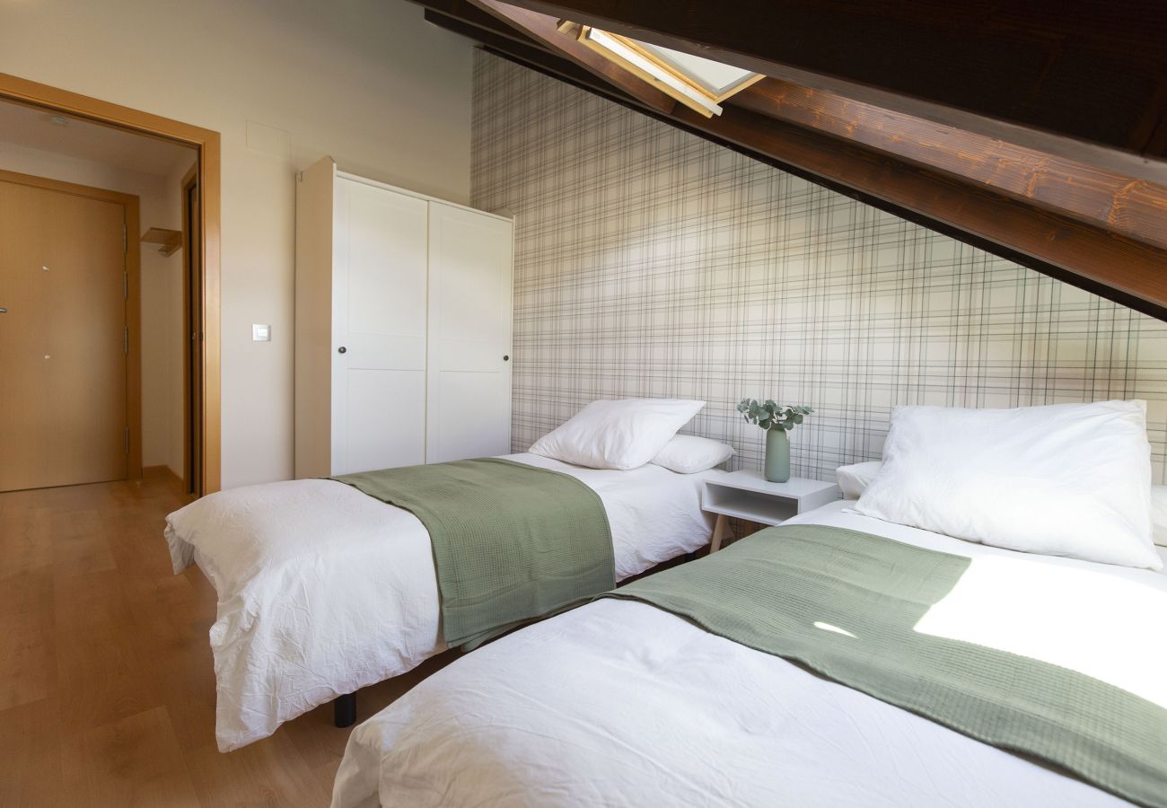 Apartamento en Escarrilla - La Buhardilla de Menta by BeValle