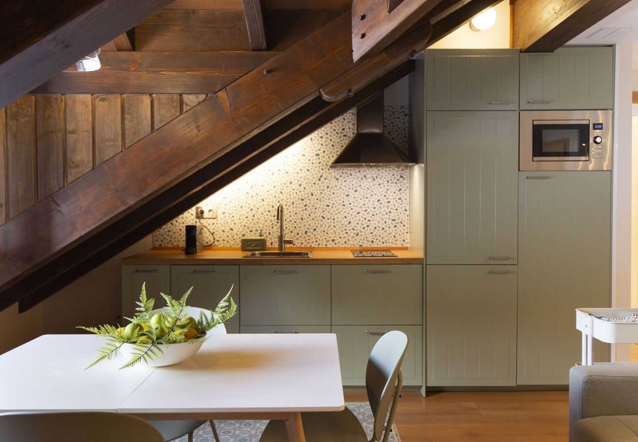 Apartamento en Escarrilla - La Buhardilla de Menta by BeValle