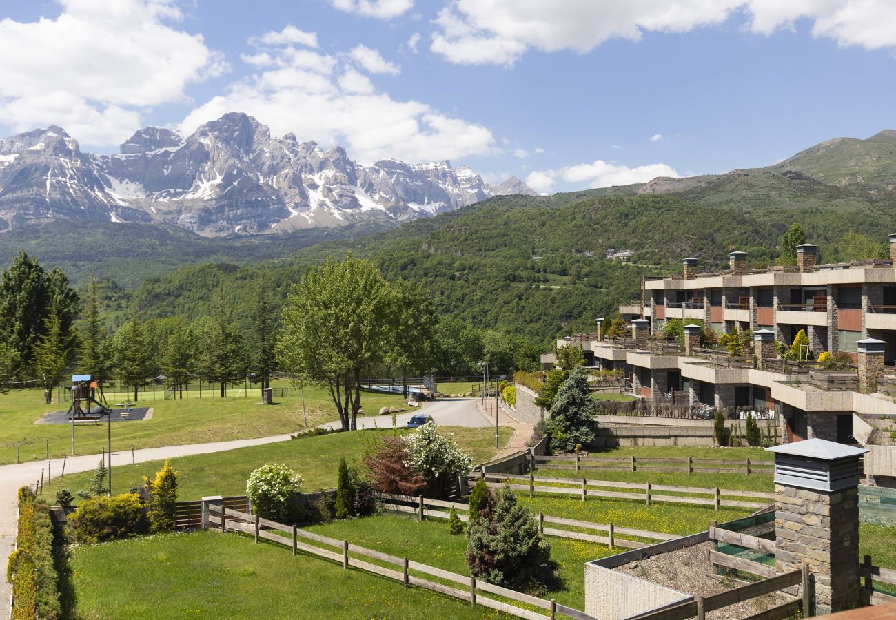 Apartamento en Panticosa - Shambala by BeValle