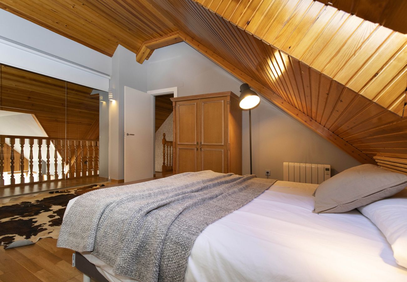 Apartment in Panticosa - Ático de Pao by BeValle