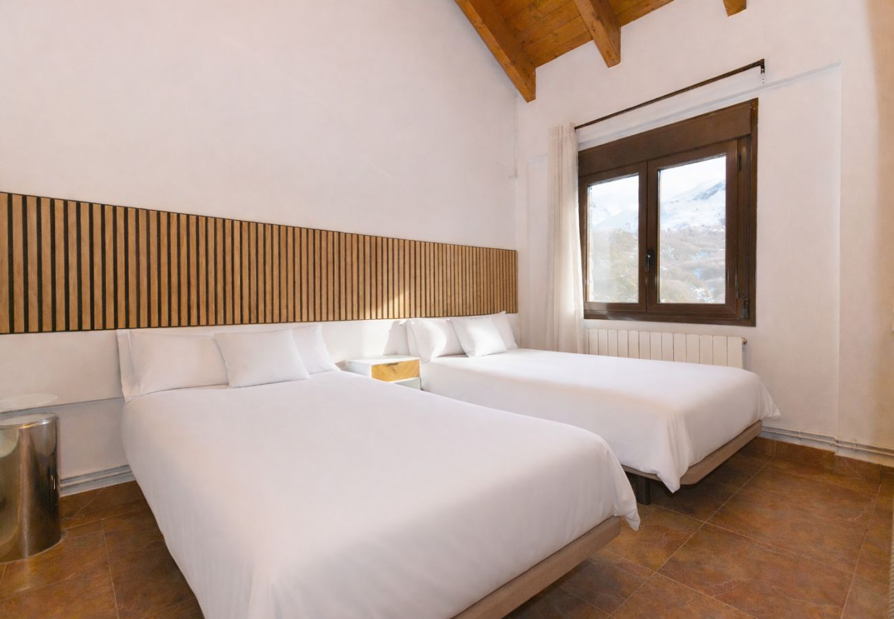 Terraced House in Panticosa - Mirador de Estrimal by BeValle