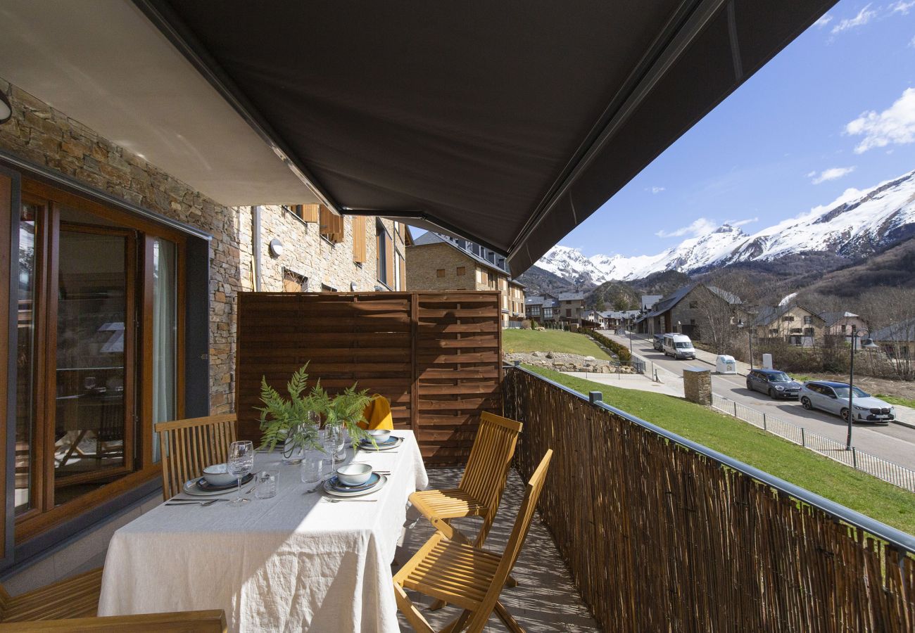 Apartment in Panticosa - Aire de Panticosa by BeValle