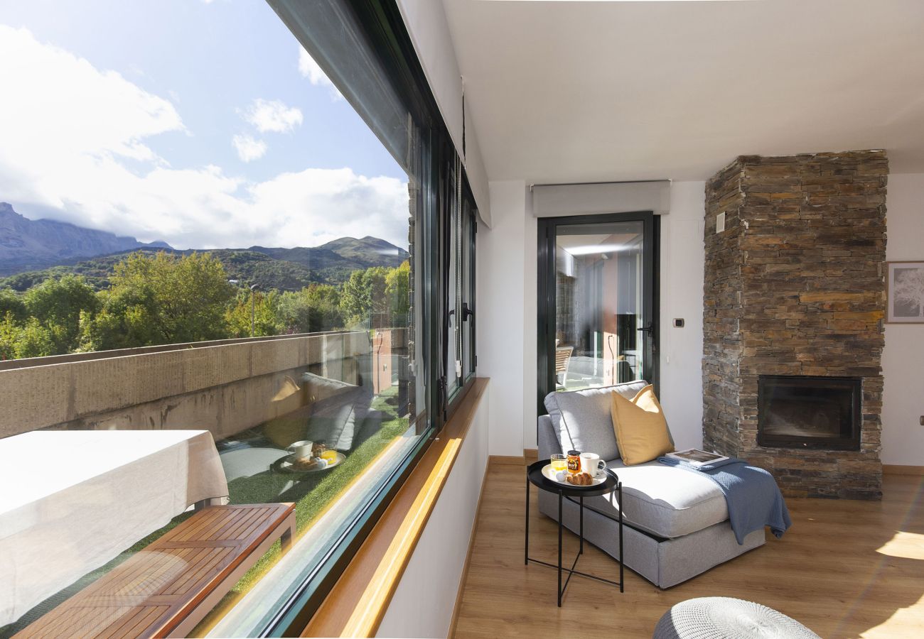 Apartment in Panticosa - Ventana de Saras by BeValle