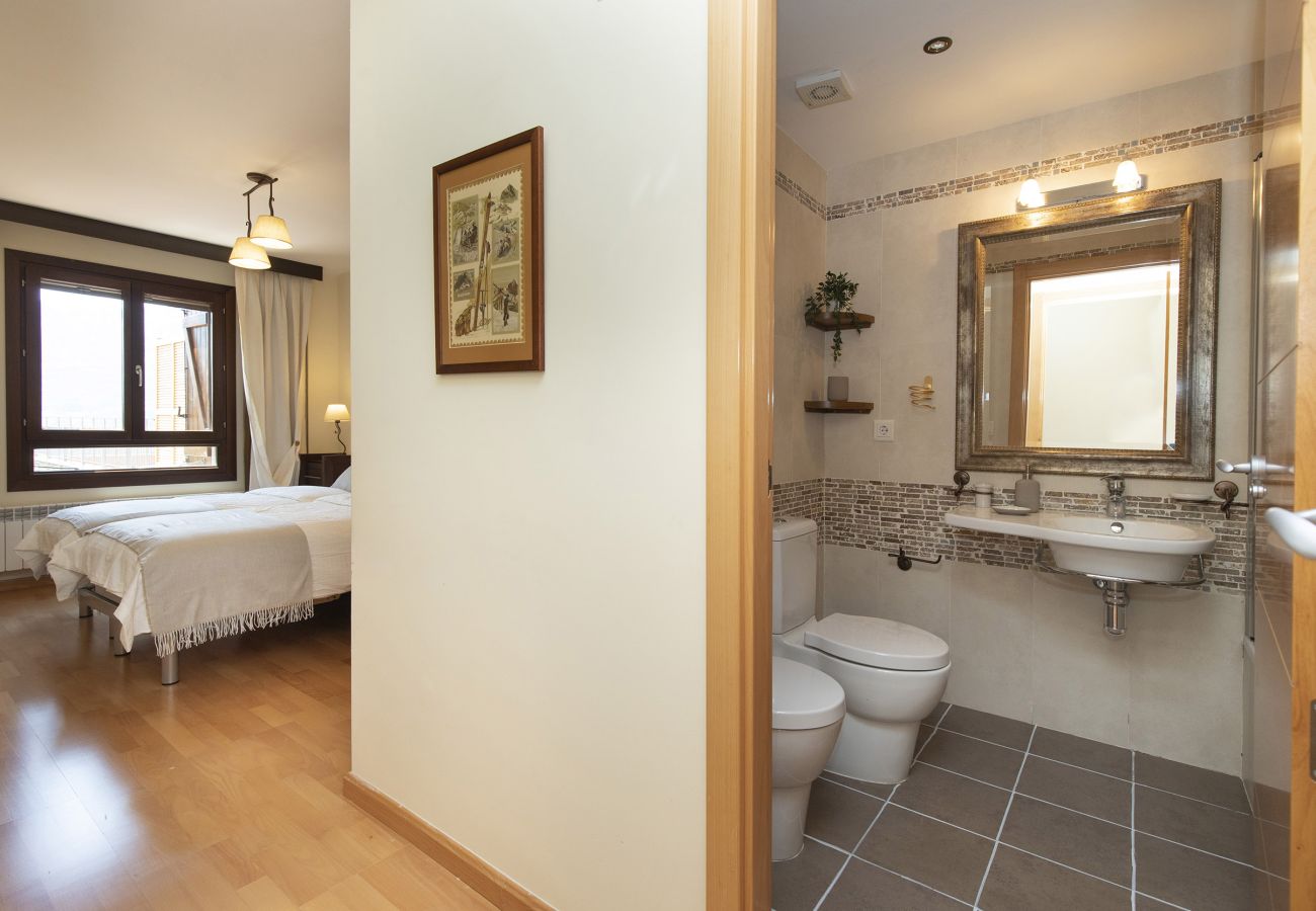 Apartment in Panticosa - Refugio del Valle by BeValle