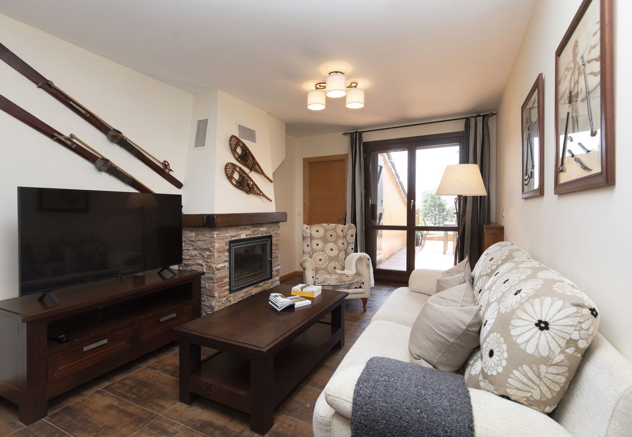 Apartment in Panticosa - Refugio del Valle by BeValle