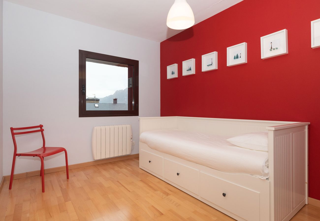 Apartment in Panticosa - Narnia by BeValle
