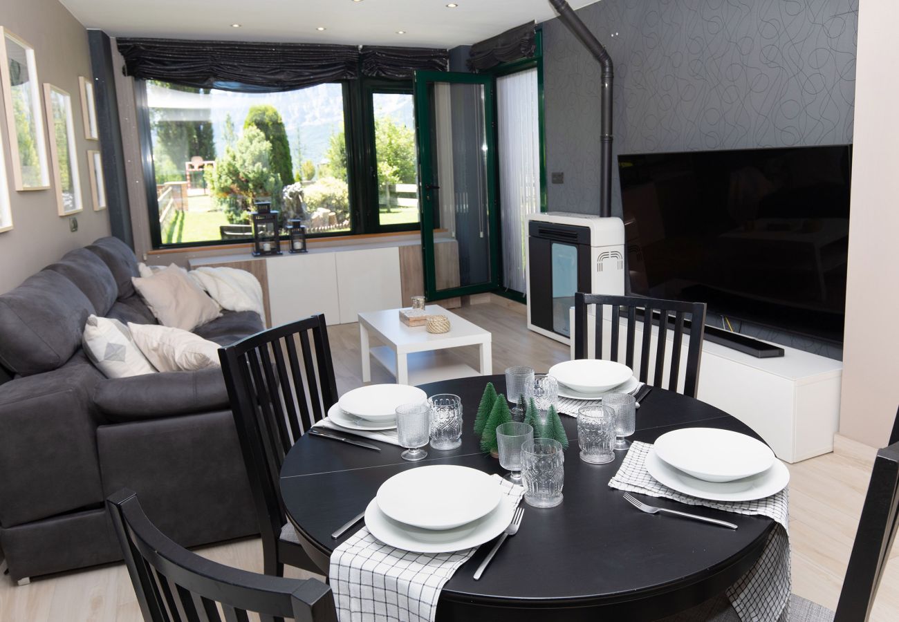 Apartment in Panticosa - Jardin de Saras by BeValle