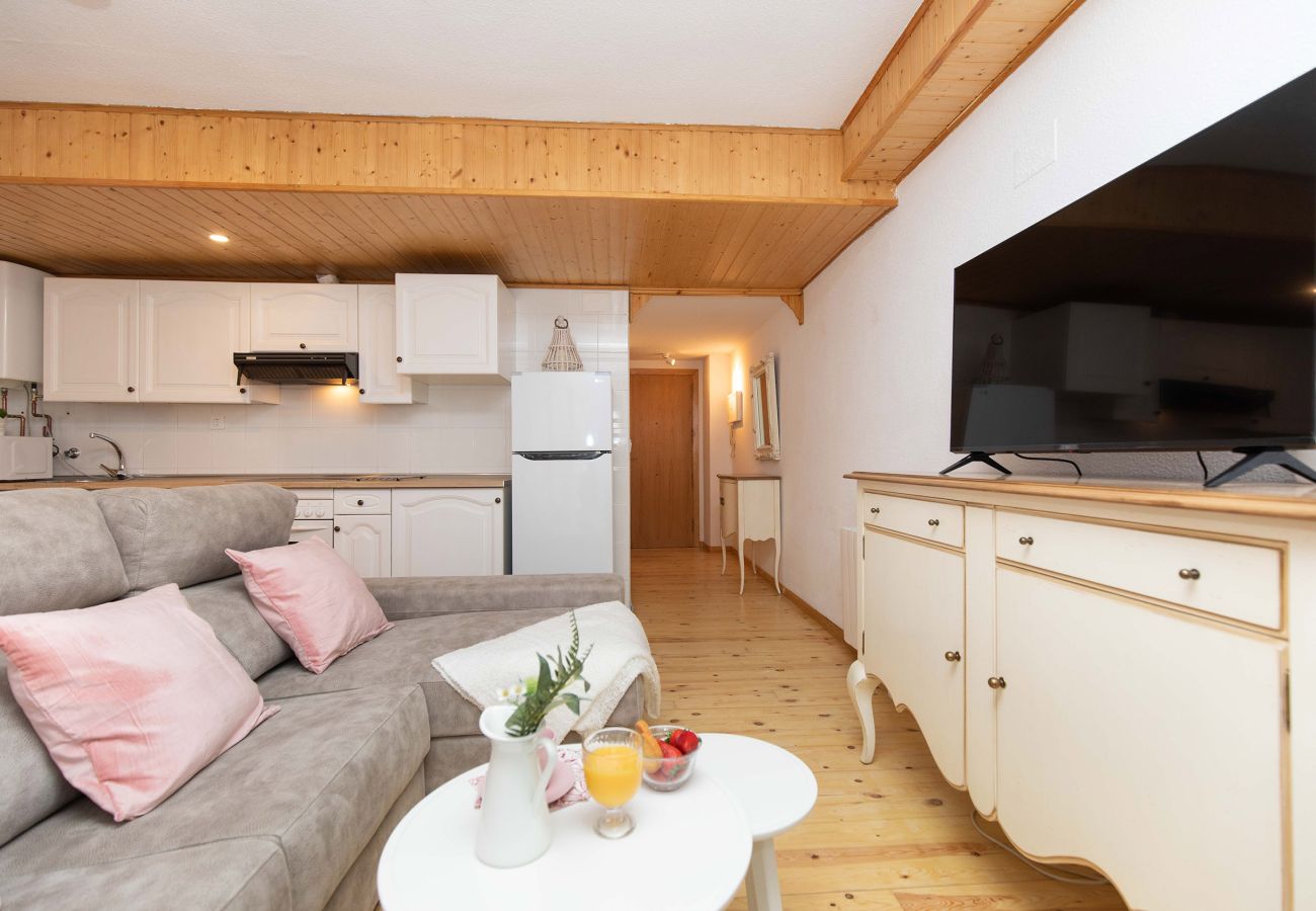 Apartment in El Pueyo de Jaca - Casa Daniella by BeValle