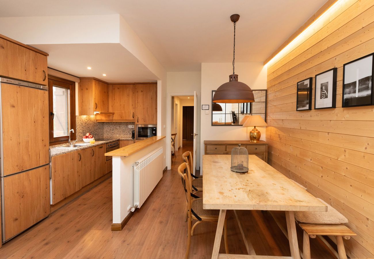 Fully equipped kitchen, designed to enjoy a comfortable and functional stay in Panticosa.