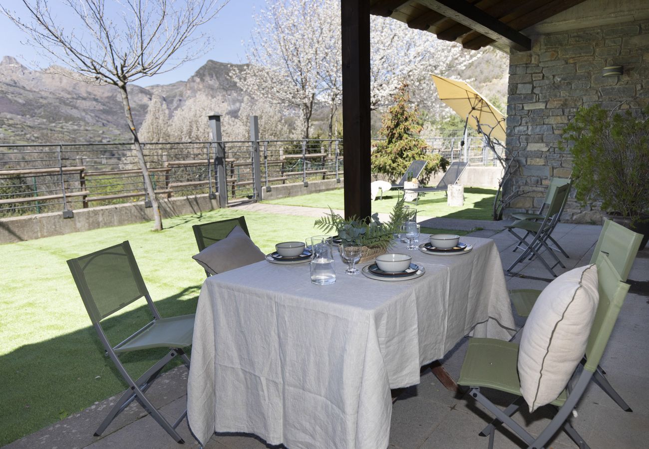 Apartment in Panticosa - El Mirador by BeValle