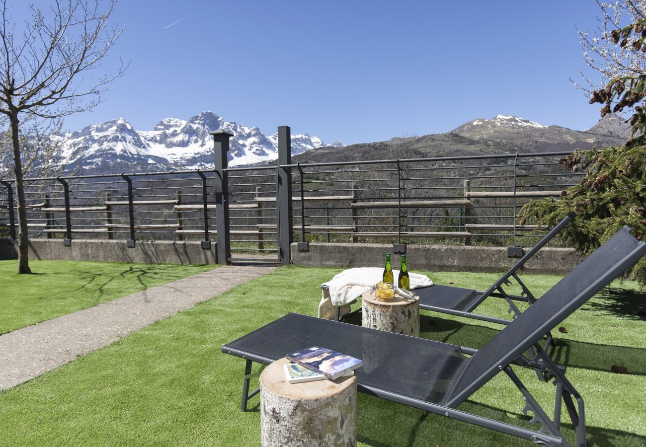 Apartment in Panticosa - El Mirador by BeValle
