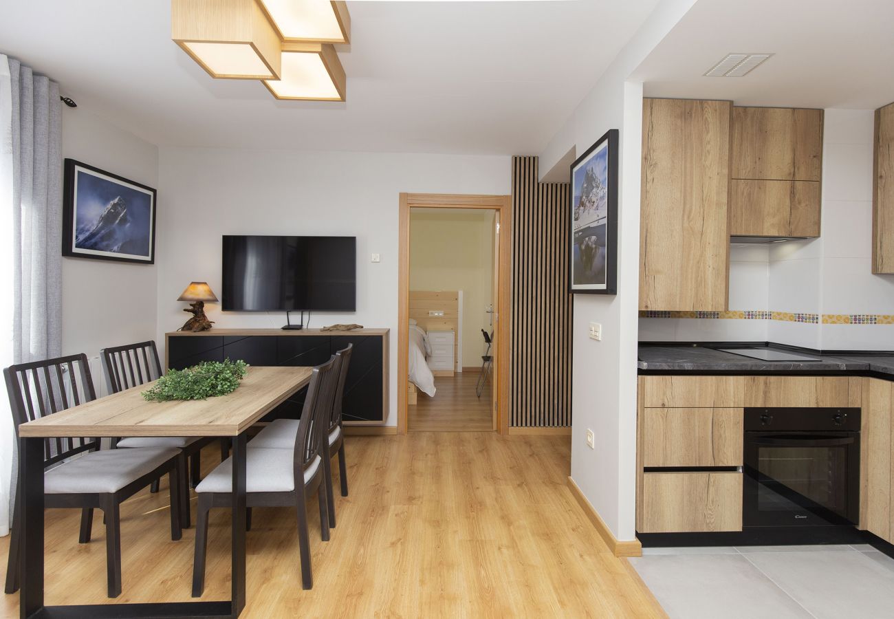 Apartment in Escarrilla - Casa Atienza by BeValle