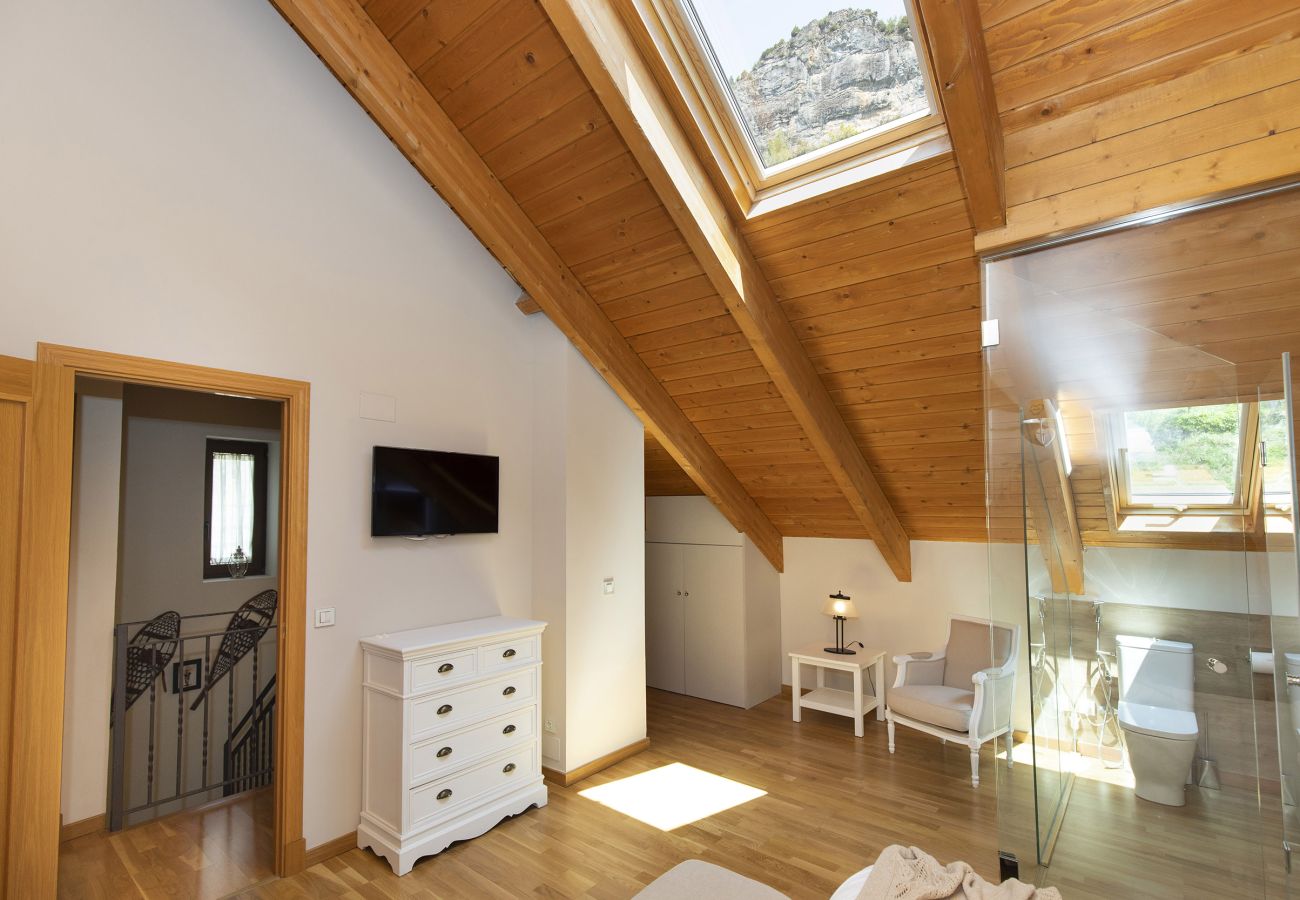 Appartement à Panticosa - Refugio del Roble by BeValle