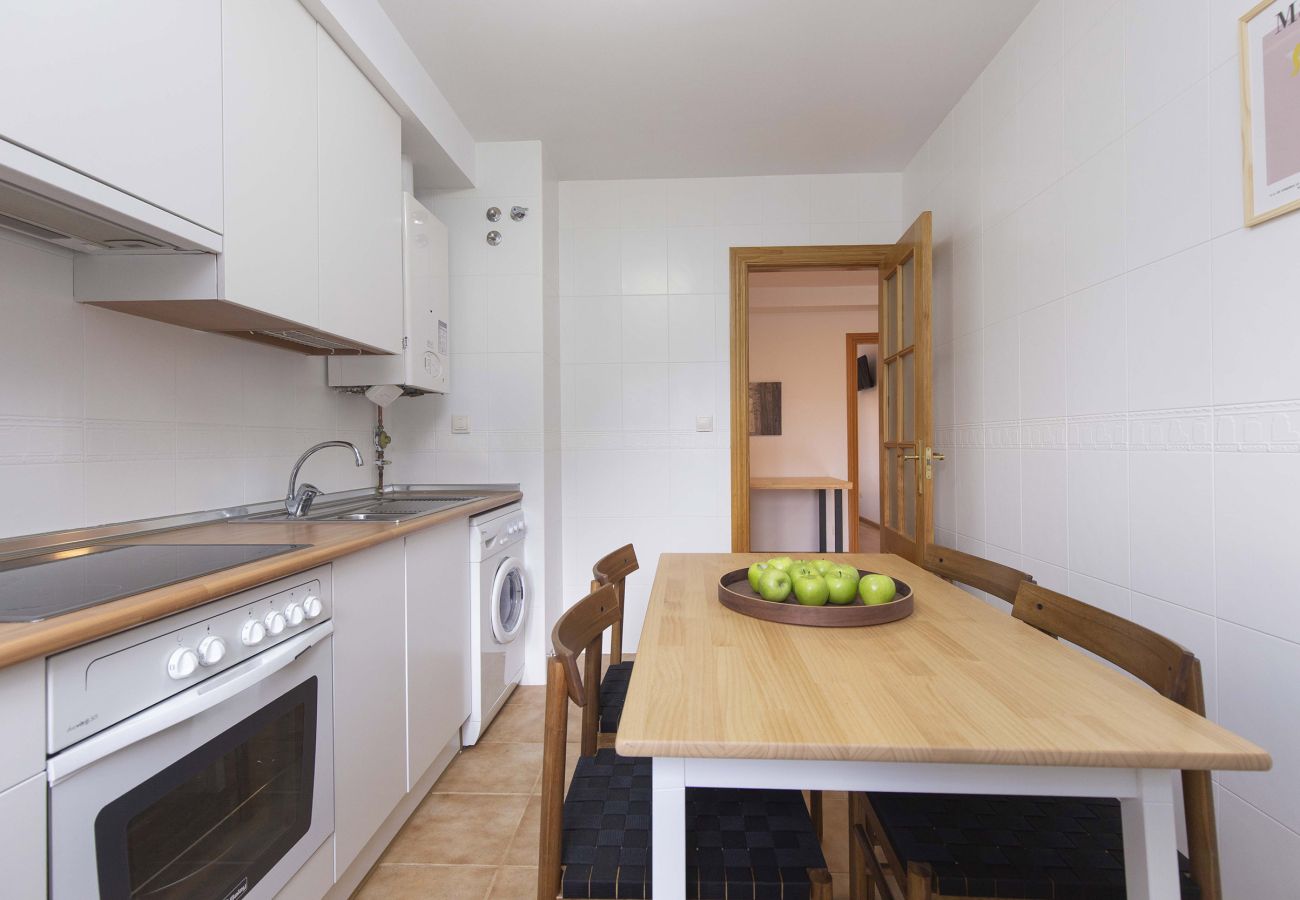 Cuisine moderne et pratique, parfaite pour les séjours en famille ou entre amis à El Pueyo de Jaca.