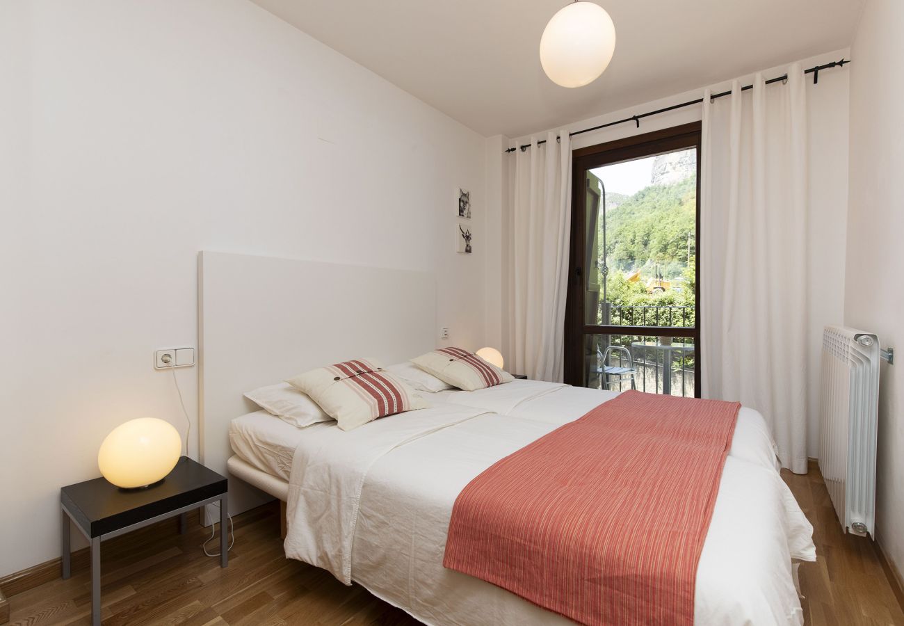 Appartement à Escarrilla - Casa Eguzkilore by BeValle