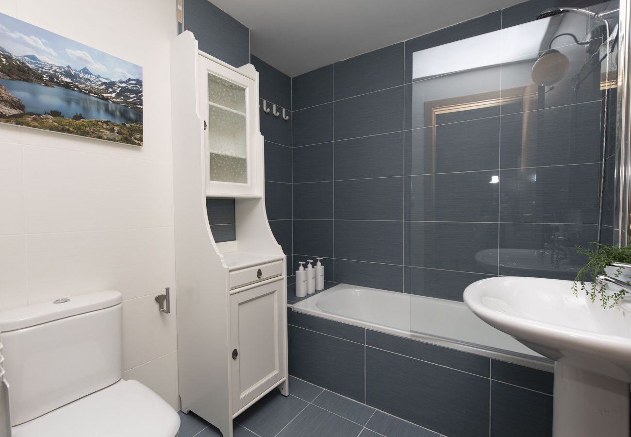 Appartement à Escarrilla - Casa Eguzkilore by BeValle
